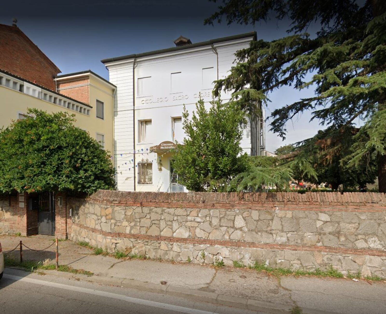 La sede della Scuola Giacomo Sichirollo a Rovigo vista dall'esterno